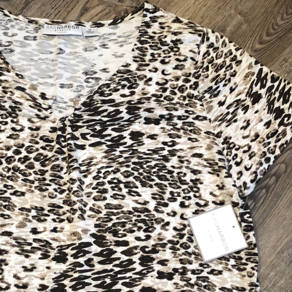 SagHarbor Women Sea or Be Sean Animal Print Top